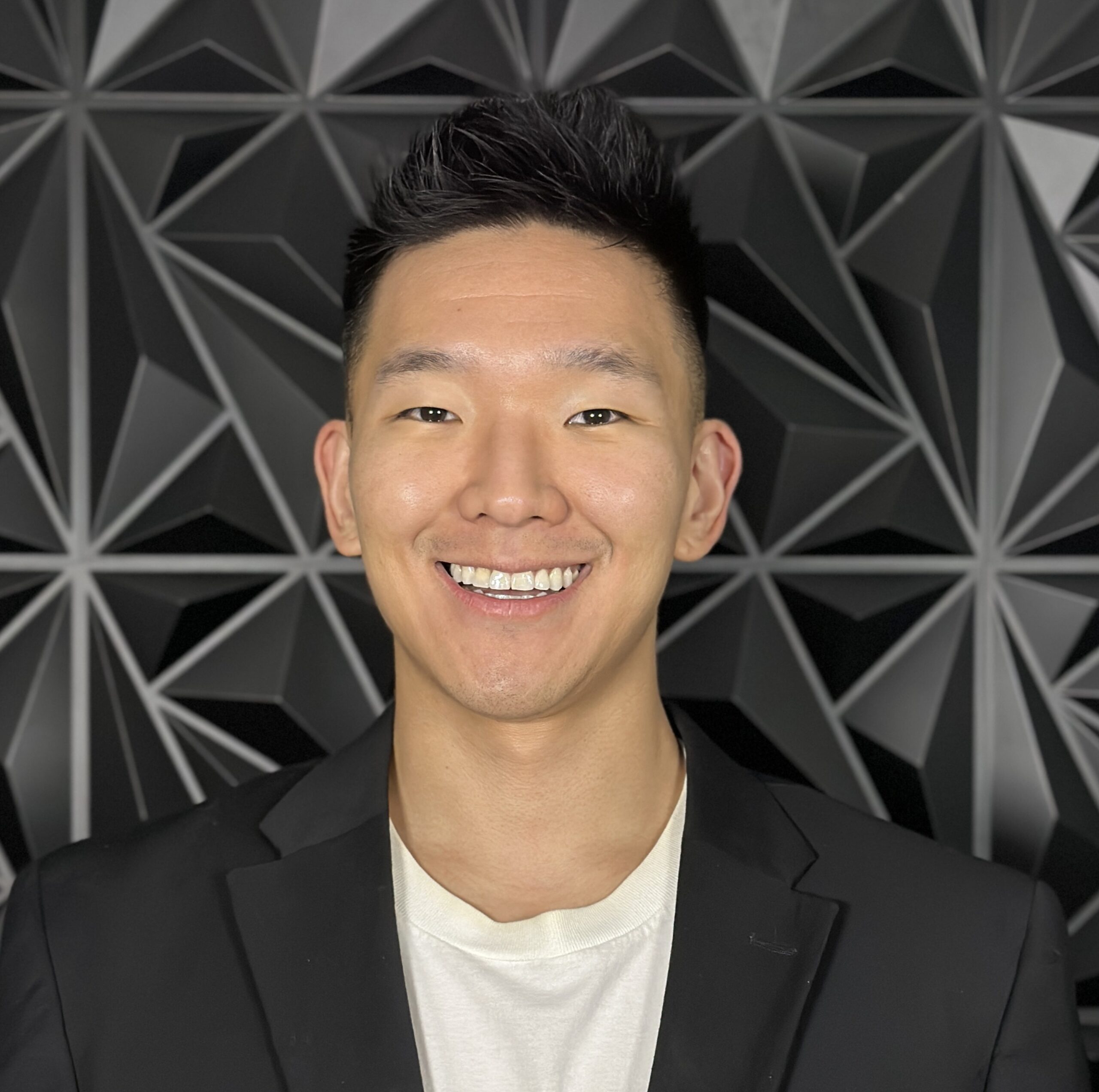 How Woo Kim, a CSUF Electrical Engineering Alumnus, Created LynkMe: A Startup Digital Business Card Success Story